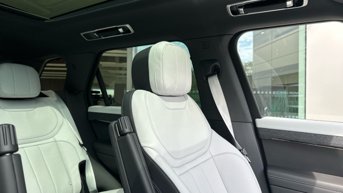 Land Rover Range Rover Sport 3.0 D250 Battersea Edition 5dr Auto Diesel Estate - Image 24